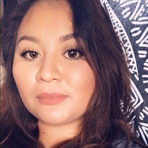 Meet your Posher, Alejandra